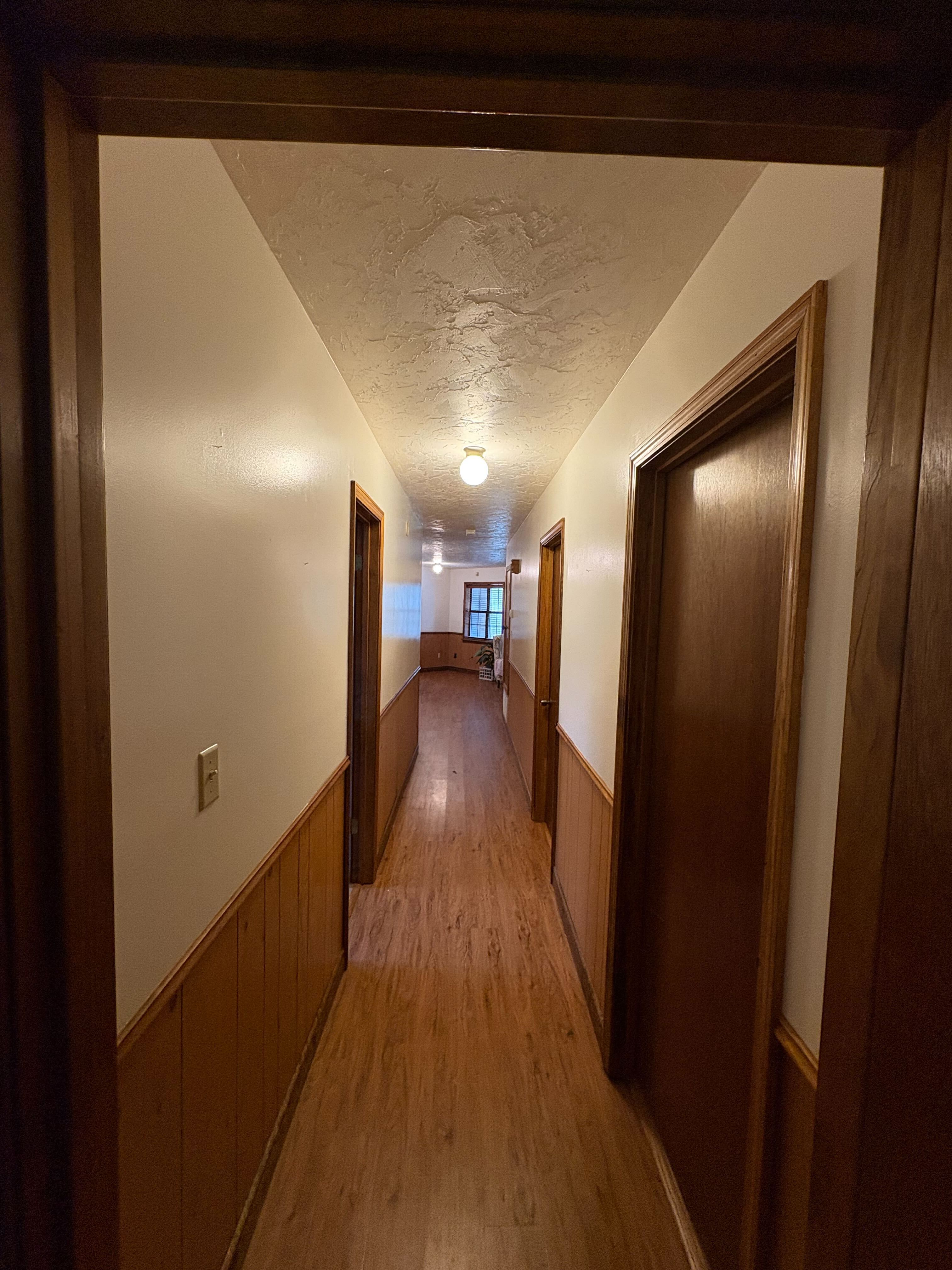 Hallway Wall & Trim Painting
